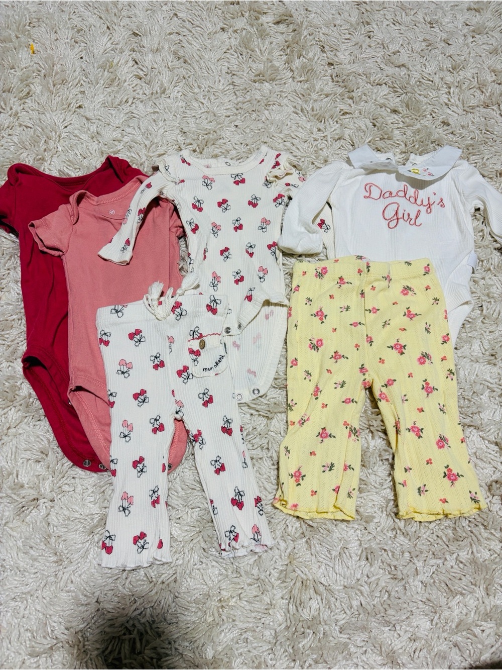 Size 0-3 months baby girl outfits bundle